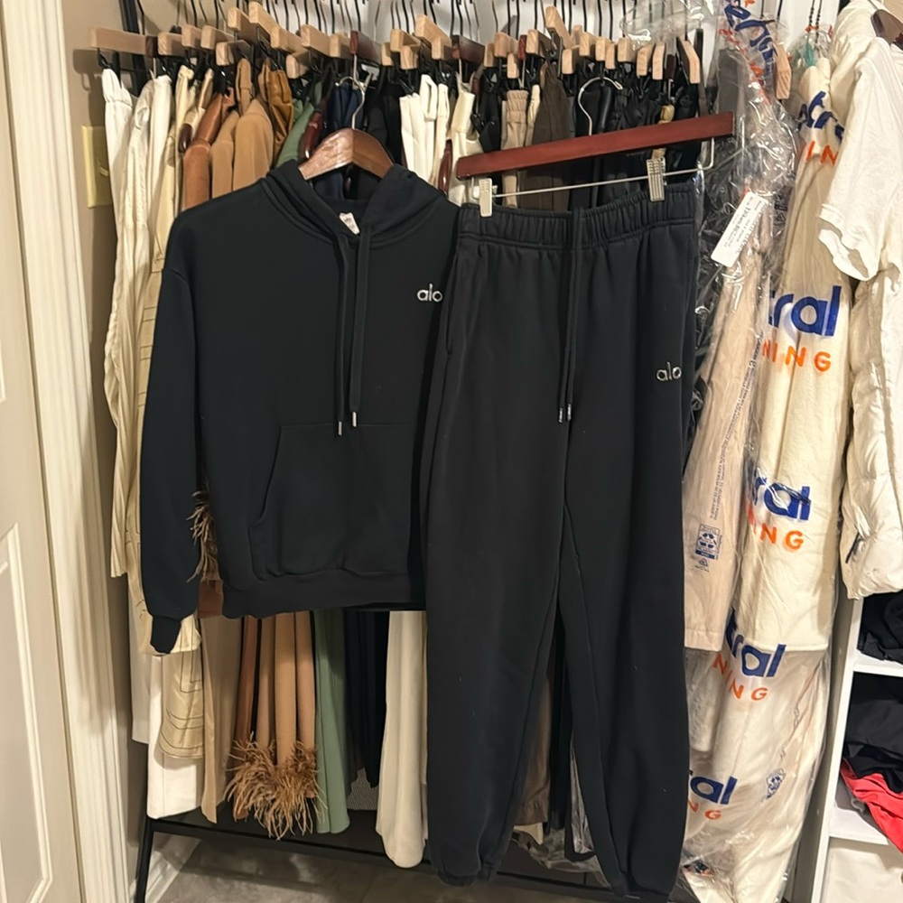 ALO sweatsuit set